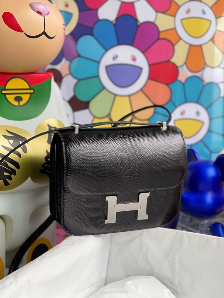 Hermès（爱马仕）Constance 空姐包 Lizard 进口亮面蜥蜴ck89 黑色 Noir 银扣 18cm 顶级手缝