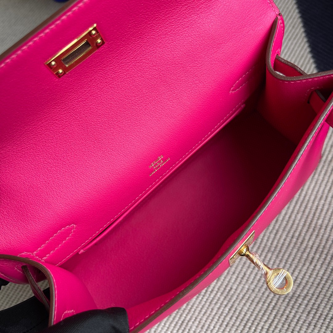 Hermès(爱马仕)最新色 Mini kelly pochette 墨西哥粉 Rose mexico Swift 金扣 22cm-拉尔森鳄鱼皮具定制 - 爱马仕包包官网 Hermès(爱马仕)最新色 Mini kelly pochette 墨西哥粉 Rose mexico Swift 金扣 22cm
