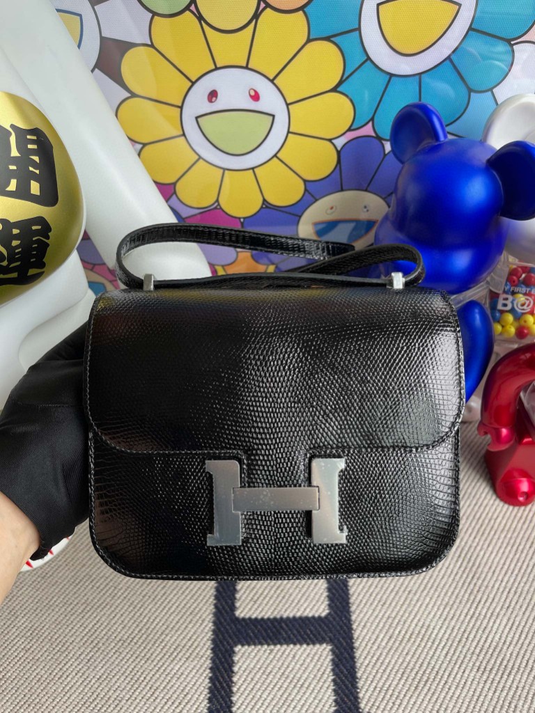 Hermès（爱马仕）Constance 空姐包 Lizard 进口亮面蜥蜴ck89 黑色 Noir 银扣 18cm 顶级手缝