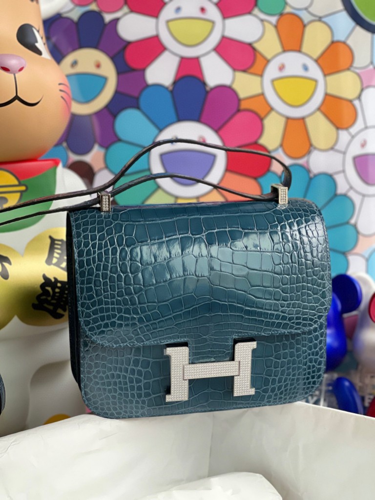 Hermès（爱马仕）Constance 空姐包 Alligator shiny 亮面鳄鱼 1p鸭子蓝  钻扣 24cm 定制