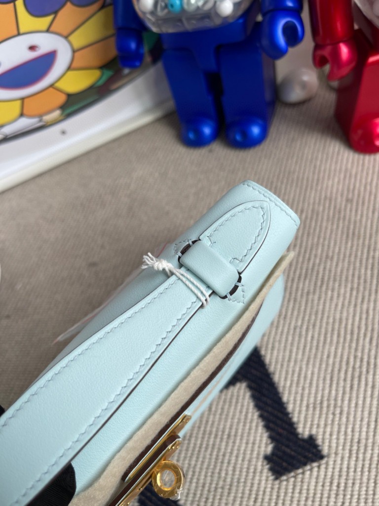 Hermès（爱马仕）Mini kelly pochette Swift T0 雾蓝色 金扣 22cm 手拿包 晚宴包