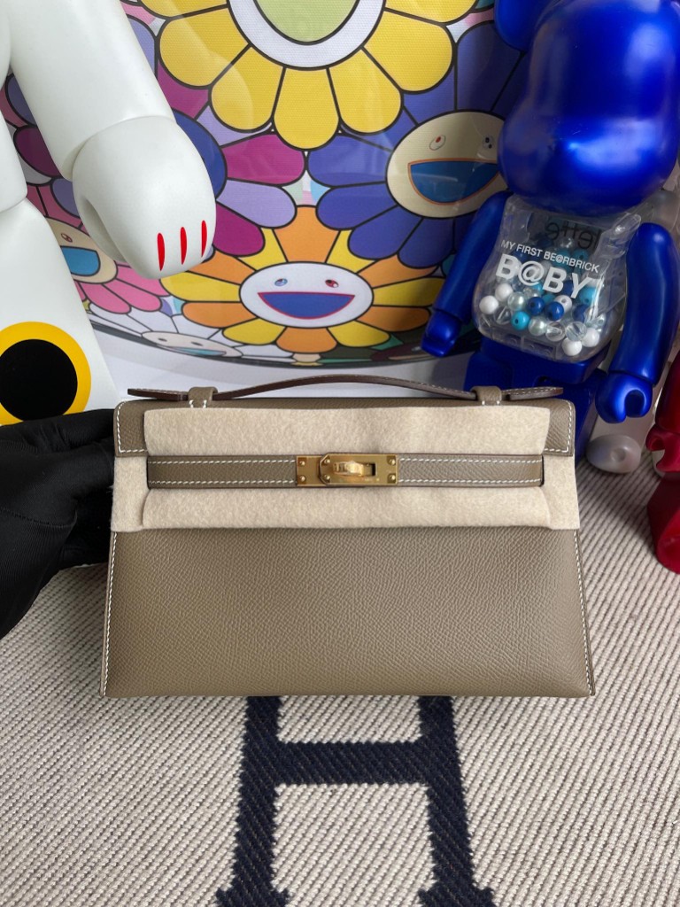 Hermès（爱马仕）Mini kelly pochette 22cm Epsom 原厂掌纹皮 ck18 大象灰 Etoupe 金扣 手拿包 晚宴包