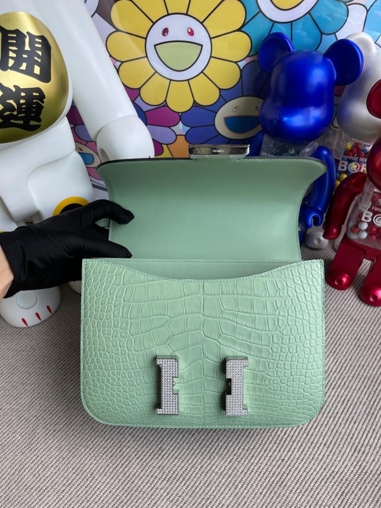 Hermès（爱马仕）Constance 空姐包 Alligator matt 雾面鳄鱼 6U 薄荷绿 钻扣 18cm 顶级手缝