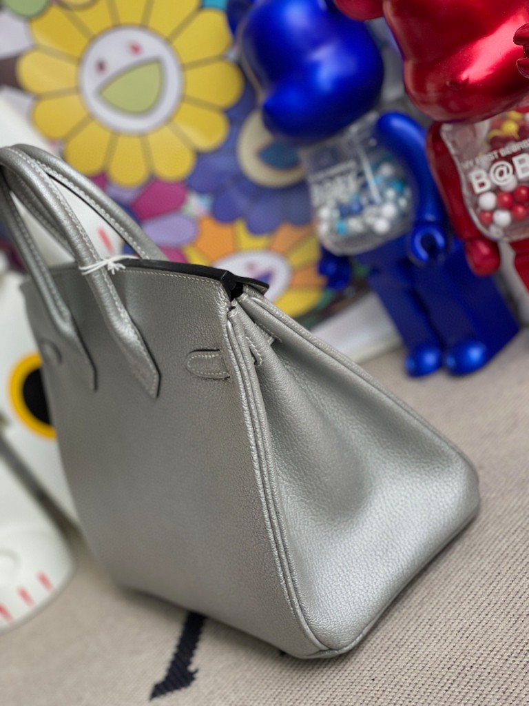 Hermès(爱马仕)Birkin 铂金包 Chevre 山羊皮 银色 银扣 25cm 顶级手缝-拉尔森鳄鱼皮具定制 - 爱马仕包包官网 Hermès(爱马仕)Birkin 铂金包 Chevre 山羊皮 银色 银扣 25cm 顶级手缝