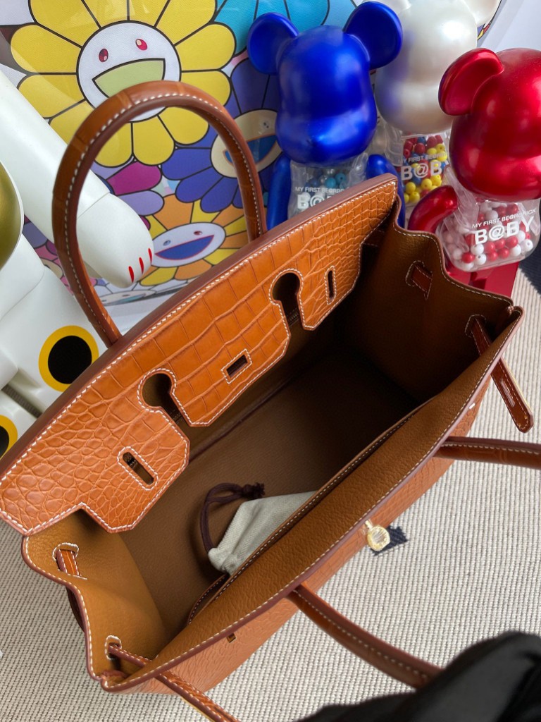 Hermès(爱马仕)Birkin 铂金包 Alligator matt 雾面鳄鱼 马鞍棕色 金扣 30cm 顶级手缝-拉尔森鳄鱼皮具定制 - 爱马仕包包官网 Hermès(爱马仕)Birkin 铂金包 Alligator matt 雾面鳄鱼 马鞍棕色 金扣 30cm 顶级手缝