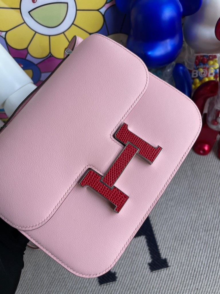 Hermès（爱马仕）Constance 空姐包 Swift 3Q粉 蜥蜴扣 银扣 18cm 顶级手缝 超美