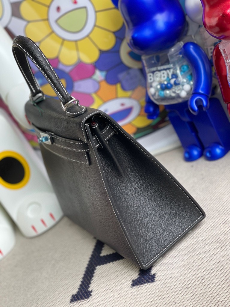 Hermès（爱马仕） Kelly 凯莉包 Chevre 山羊皮 ck89 黑色 内拼 k1 石榴红 白色线 马蹄印 25cm