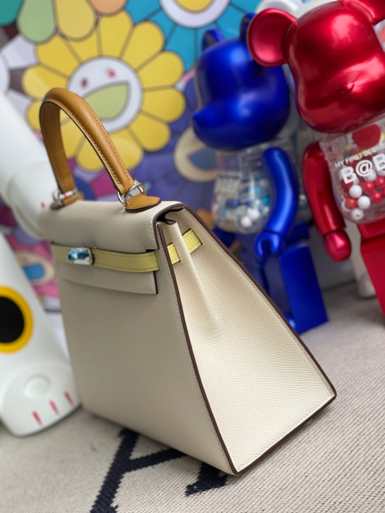 Hermès（爱马仕）Kelly 凯莉包 Epsom 原厂掌纹皮 奶油白拼芝麻色拼小鸡黄 银扣 马蹄印 25cm