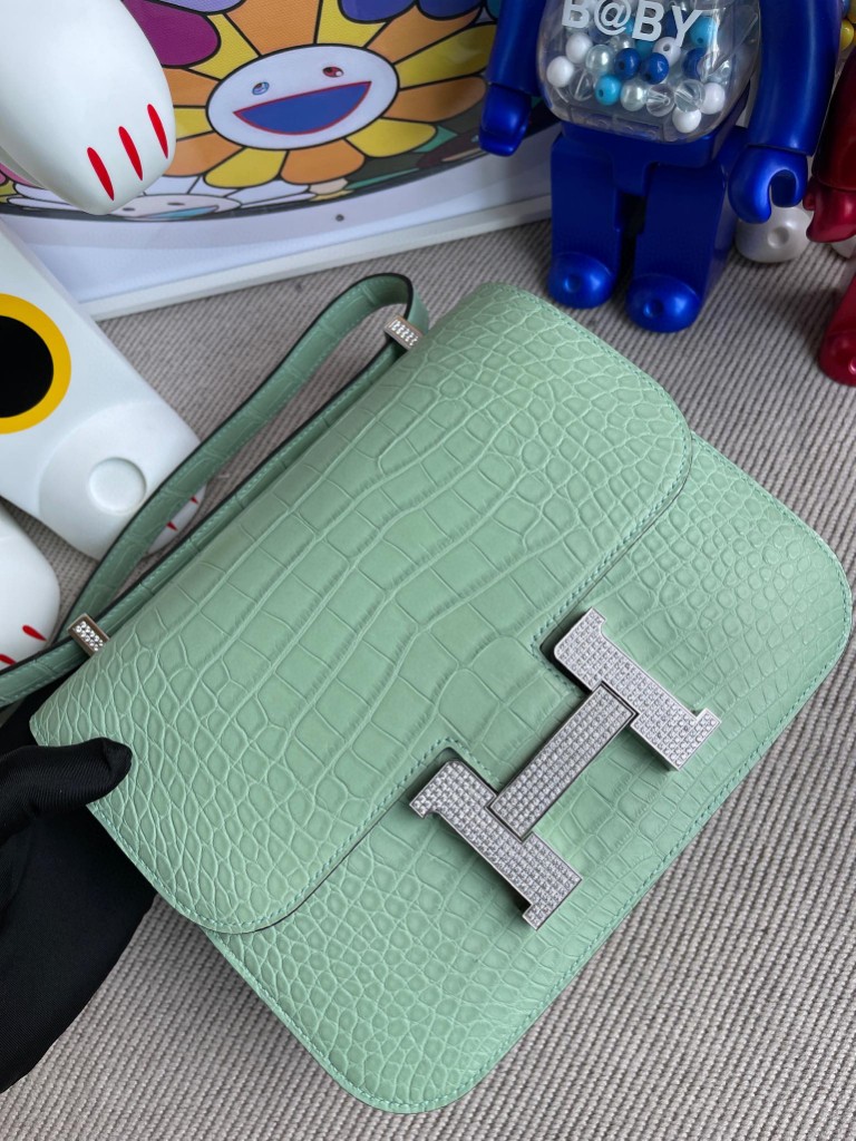 Hermès（爱马仕）Constance 空姐包 Alligator matt 雾面鳄鱼 6U 薄荷绿 钻扣 18cm 顶级手缝