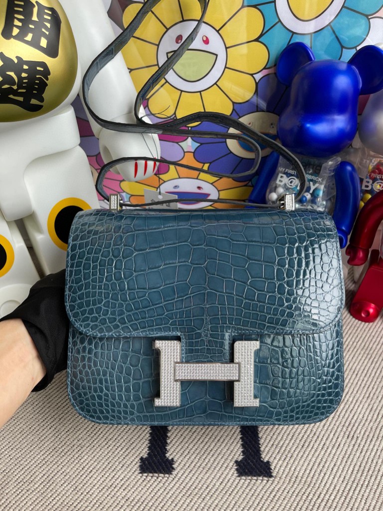Hermès（爱马仕）Constance 空姐包 Alligator shiny 亮面鳄鱼 1p鸭子蓝  钻扣 24cm 定制