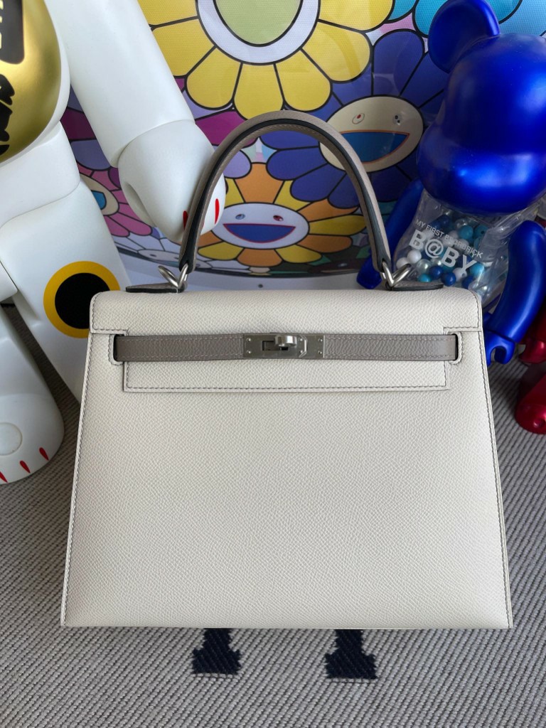 Hermès（爱马仕）Kelly 凯莉包 Epsom 原厂掌纹皮 ck10 奶昔白 拼 M8 沥青灰 磨砂银扣 马蹄印 25cm