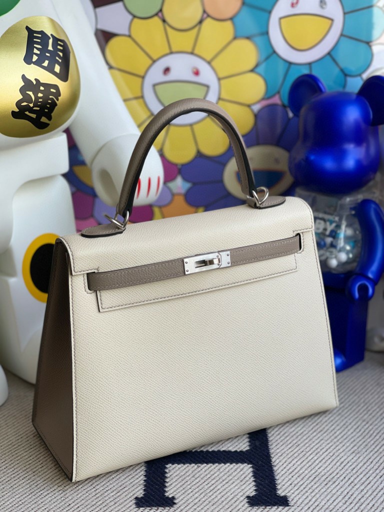 Hermès（爱马仕）Kelly 凯莉包 Epsom 原厂掌纹皮 ck10 奶昔白 拼 M8 沥青灰 磨砂银扣 马蹄印 25cm