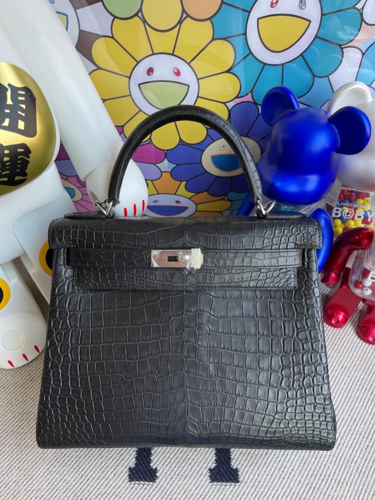 Hermès（爱马仕）Kelly 凯莉包 Porosus matt 雾面鳄鱼 ck89 黑色 Noir 内拼玉兰粉 银扣 28cm