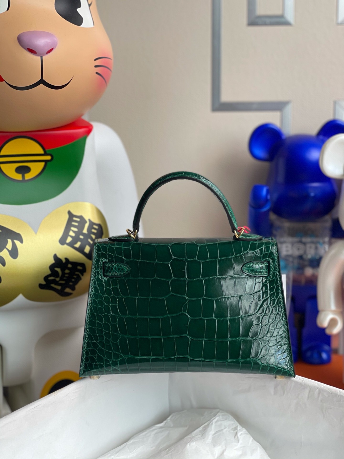 Hermès(爱马仕)Mini kelly ll Alligator shiny 亮面鳄鱼 ck67 祖母绿 金扣 顶级手缝 现货-拉尔森鳄鱼皮具定制 - 爱马仕包包官网 Hermès(爱马仕)Mini kelly ll Alligator shiny 亮面鳄鱼 ck67 祖母绿 金扣 顶级手缝 现货