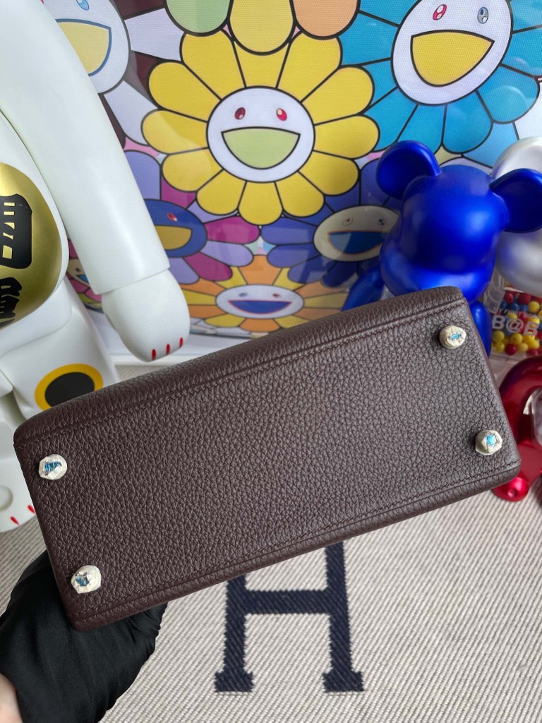 Hermès(爱马仕)Kelly 凯莉包 原厂小牛皮 togo 乌木色 金扣 25cm 顶级手缝-拉尔森鳄鱼皮具定制 - 爱马仕包包官网 Hermès(爱马仕)Kelly 凯莉包 原厂小牛皮 togo 乌木色 金扣 25cm 顶级手缝