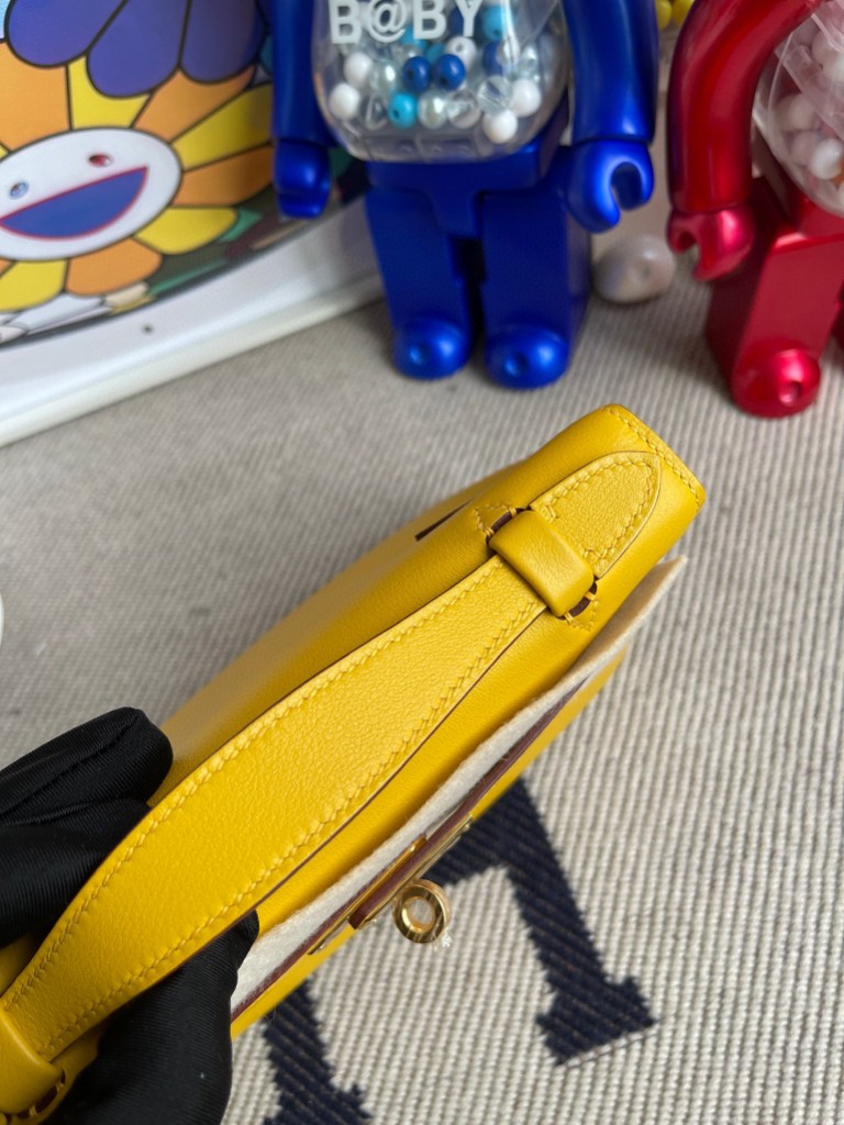 Hermès（爱马仕）Mini kelly pochette Swift 9D 琥珀黄 Ambre 金扣 22cm 手拿包 晚宴包