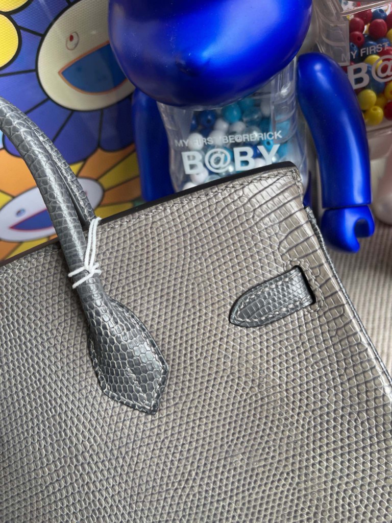 Hermès(爱马仕)Birkin 铂金包 Lizard 进口亮面蜥蜴 斑鸠灰 拼 锡器灰 银扣 25cm 顶级手缝-拉尔森鳄鱼皮具定制 - 爱马仕包包官网 Hermès(爱马仕)Birkin 铂金包 Lizard 进口亮面蜥蜴 斑鸠灰 拼 锡器灰 银扣 25cm 顶级手缝