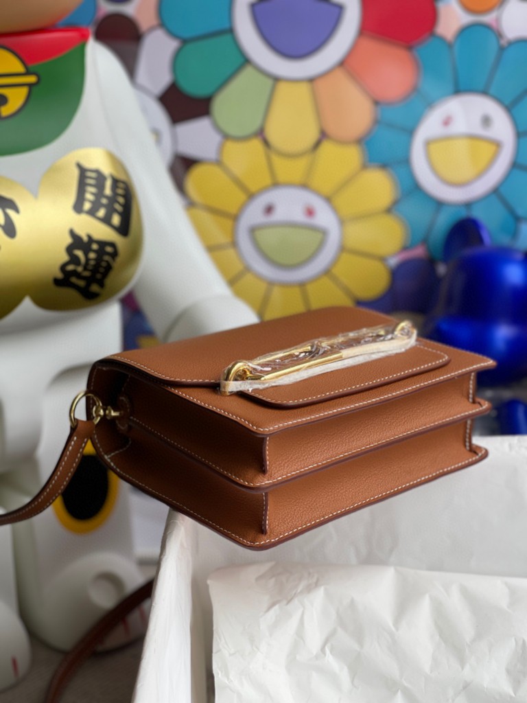 Hermès（爱马仕）Roulis 猪鼻子 Evecolor 金棕色 Gold 金扣 18cm 定制