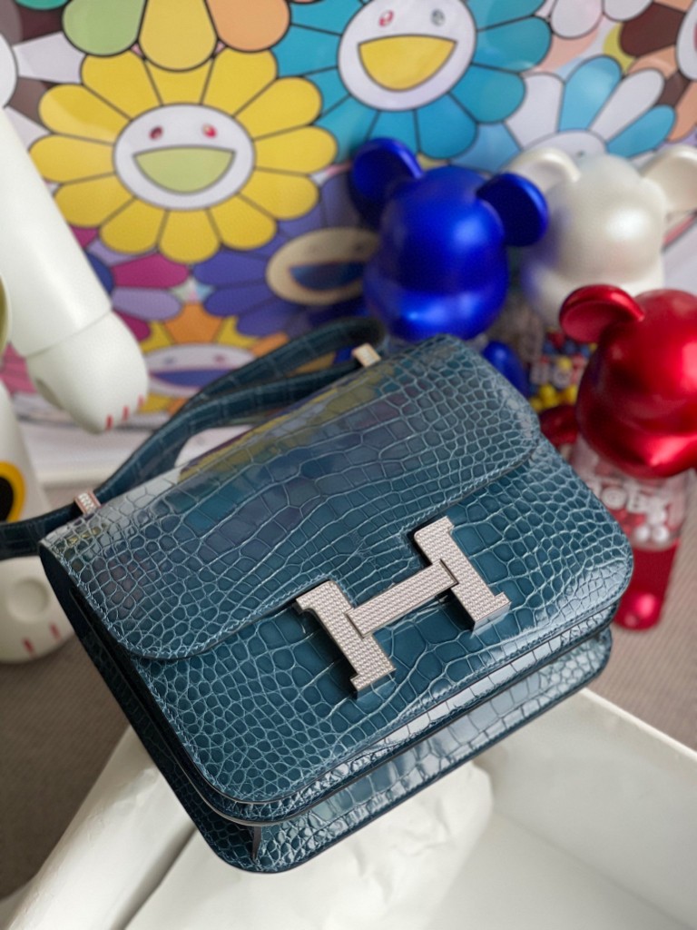 Hermès（爱马仕）Constance 空姐包 Alligator shiny 亮面鳄鱼 1p鸭子蓝  钻扣 24cm 定制