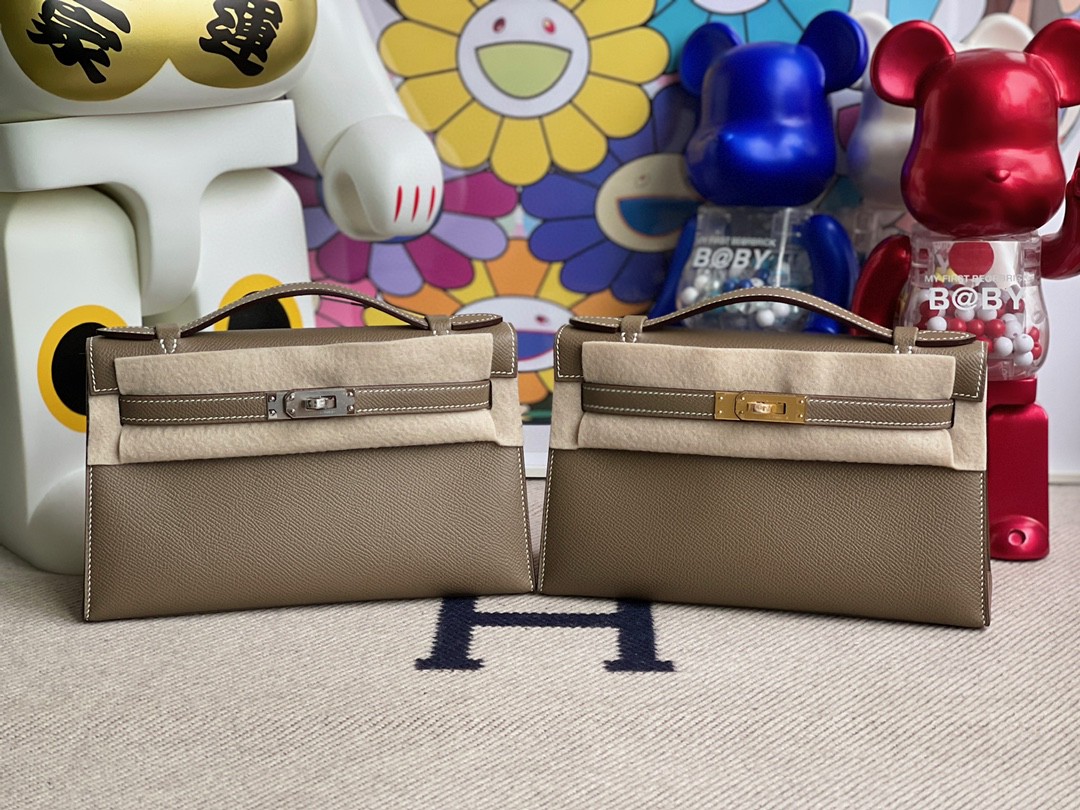 Hermès（爱马仕）Mini kelly pochette 22cm Epsom 原厂掌纹皮 ck18 大象灰 Etoupe 金扣 手拿包 晚宴包
