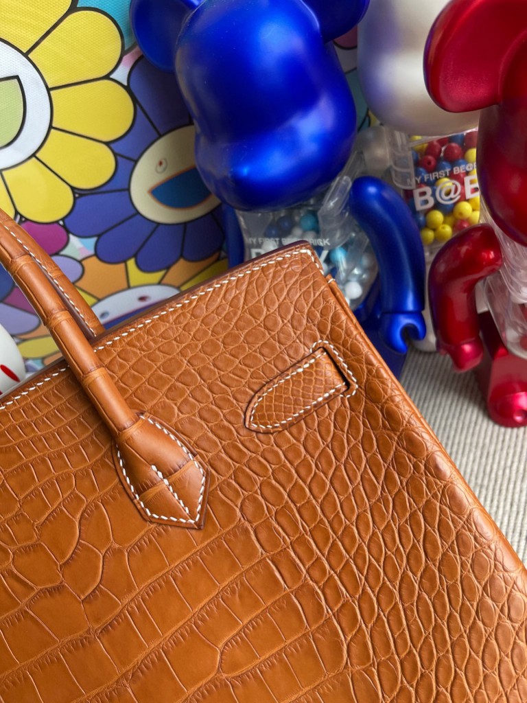 Hermès（爱马仕）Birkin 铂金包 Alligator matt 雾面鳄鱼 马鞍棕色 金扣 30cm 顶级手缝