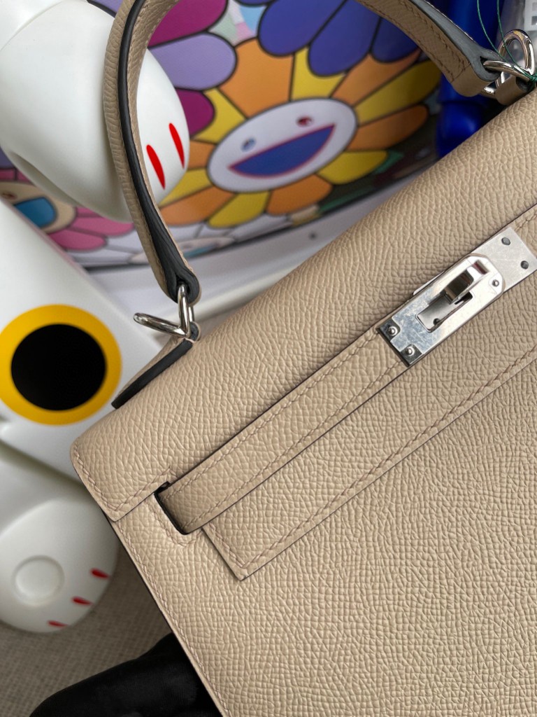 Hermès（爱马仕）Kelly 凯莉包 Epsom 原厂掌纹皮 S2 风衣灰 Trench 银扣 25cm 顶级手缝