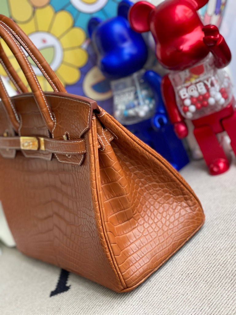 Hermès（爱马仕）Birkin 铂金包 Alligator matt 雾面鳄鱼 马鞍棕色 金扣 30cm 顶级手缝