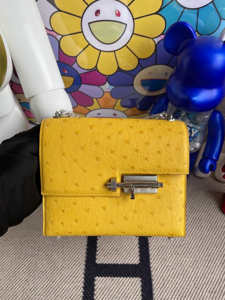 Hermès（爱马仕）Verrou 机枪包 Ostrich kk 鸵鸟 9R 柠檬黄 银扣 17cm 顶级手缝
