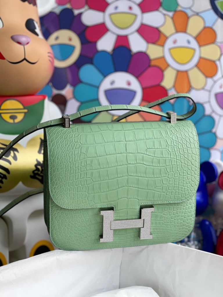 Hermès（爱马仕）Constance 空姐包 Alligator matt 雾面鳄鱼 6U 薄荷绿 钻扣 18cm 顶级手缝