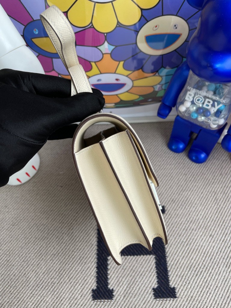 Hermès（爱马仕）Constance 空姐包 Epsom 原厂掌纹皮 I2 nata 奶油白 银扣 18cm 顶级手缝