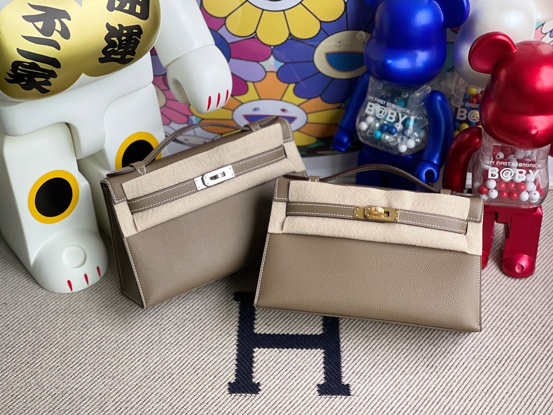 Hermès（爱马仕）Mini kelly pochette 22cm Epsom 原厂掌纹皮 ck18 大象灰 Etoupe 金扣 手拿包 晚宴包