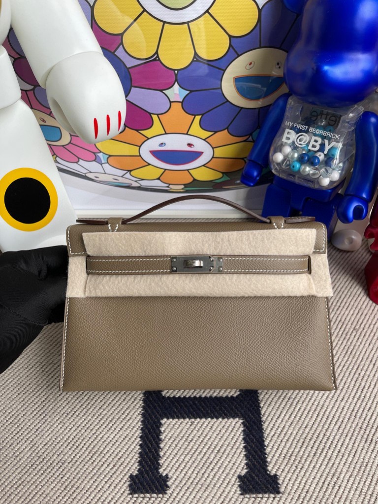 Hermès（爱马仕）Mini kelly pochette 22cm Epsom 原厂掌纹皮 ck18 大象灰 Etoupe 银扣 手拿包 晚宴包