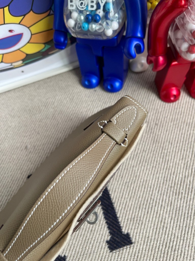 Hermès（爱马仕）Mini kelly pochette 22cm Epsom 原厂掌纹皮 ck18 大象灰 Etoupe 银扣 手拿包 晚宴包