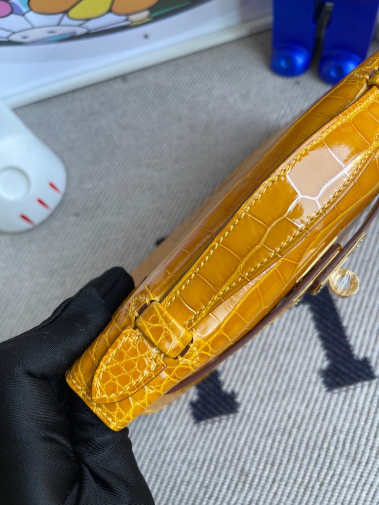 Hermès（爱马仕）Mini kelly pochette Alligator shiny 亮面鳄鱼 9D 琥珀黄 Ambre 金扣 22cm 顶级手缝