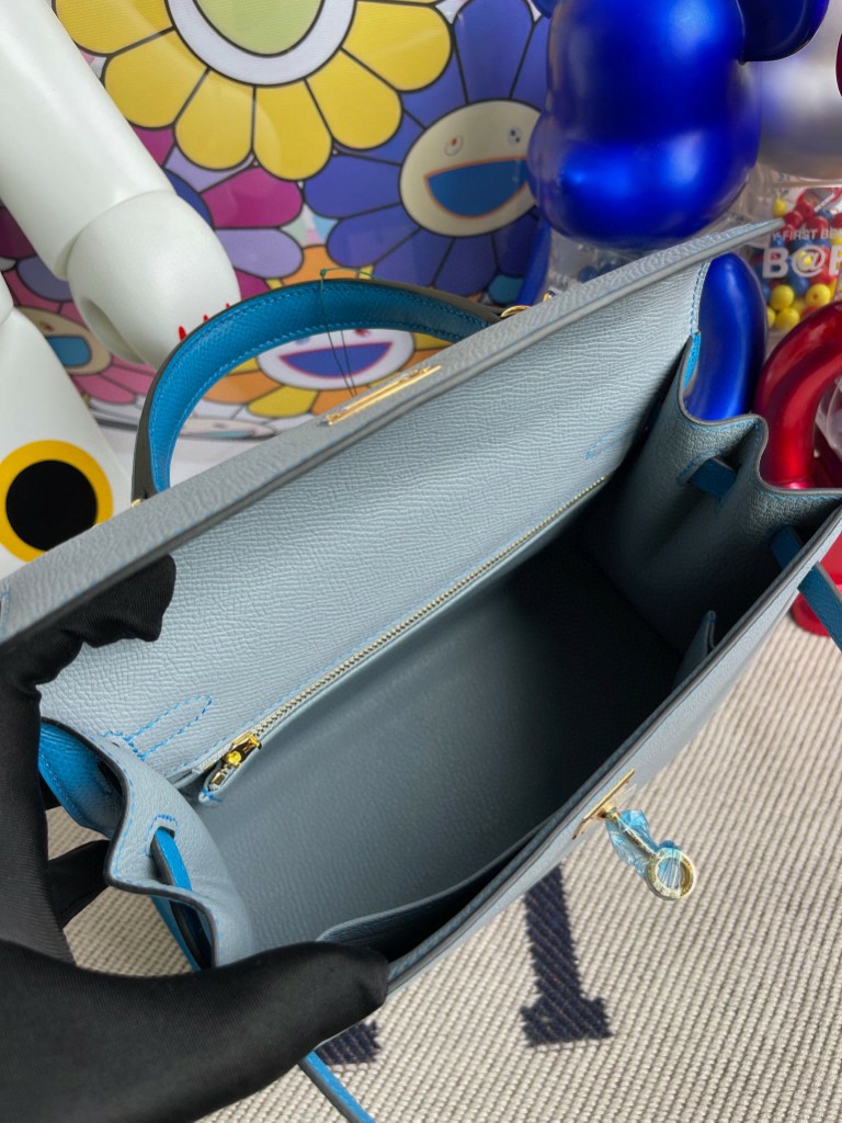 Hermès(爱马仕)Kelly 凯莉包 Epsom 原厂掌纹皮 亚麻蓝拼坦桑尼亚蓝 金扣 25cm 顶级手缝-拉尔森鳄鱼皮具定制 - 爱马仕包包官网 Hermès(爱马仕)Kelly 凯莉包 Epsom 原厂掌纹皮 亚麻蓝拼坦桑尼亚蓝 金扣 25cm 顶级手缝