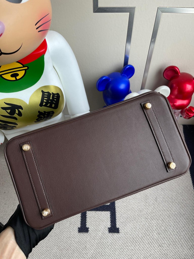Hermès(爱马仕)Birkin 铂金包 Swift 巧克力色 chocolate 金扣 30cm 顶级手缝 超美-拉尔森鳄鱼皮具定制 - 爱马仕包包官网 Hermès(爱马仕)Birkin 铂金包 Swift 巧克力色 chocolate 金扣 30cm 顶级手缝 超美