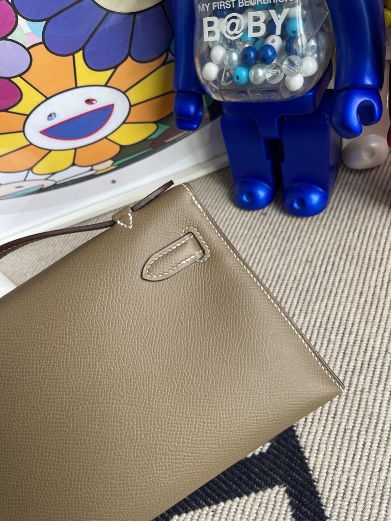 Hermès（爱马仕）Mini kelly pochette 22cm Epsom 原厂掌纹皮 ck18 大象灰 Etoupe 银扣 手拿包 晚宴包