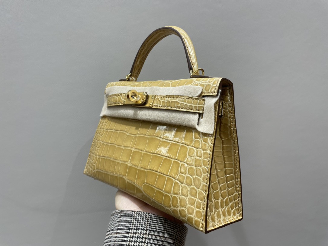 Hermès（爱马仕）Mini kelly ll Alligator shiny 亮面鳄鱼 杏黄 金扣 顶级手缝 现货