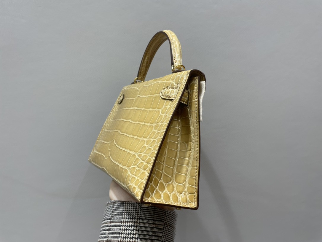 Hermès（爱马仕）Mini kelly ll Alligator shiny 亮面鳄鱼 杏黄 金扣 顶级手缝 现货