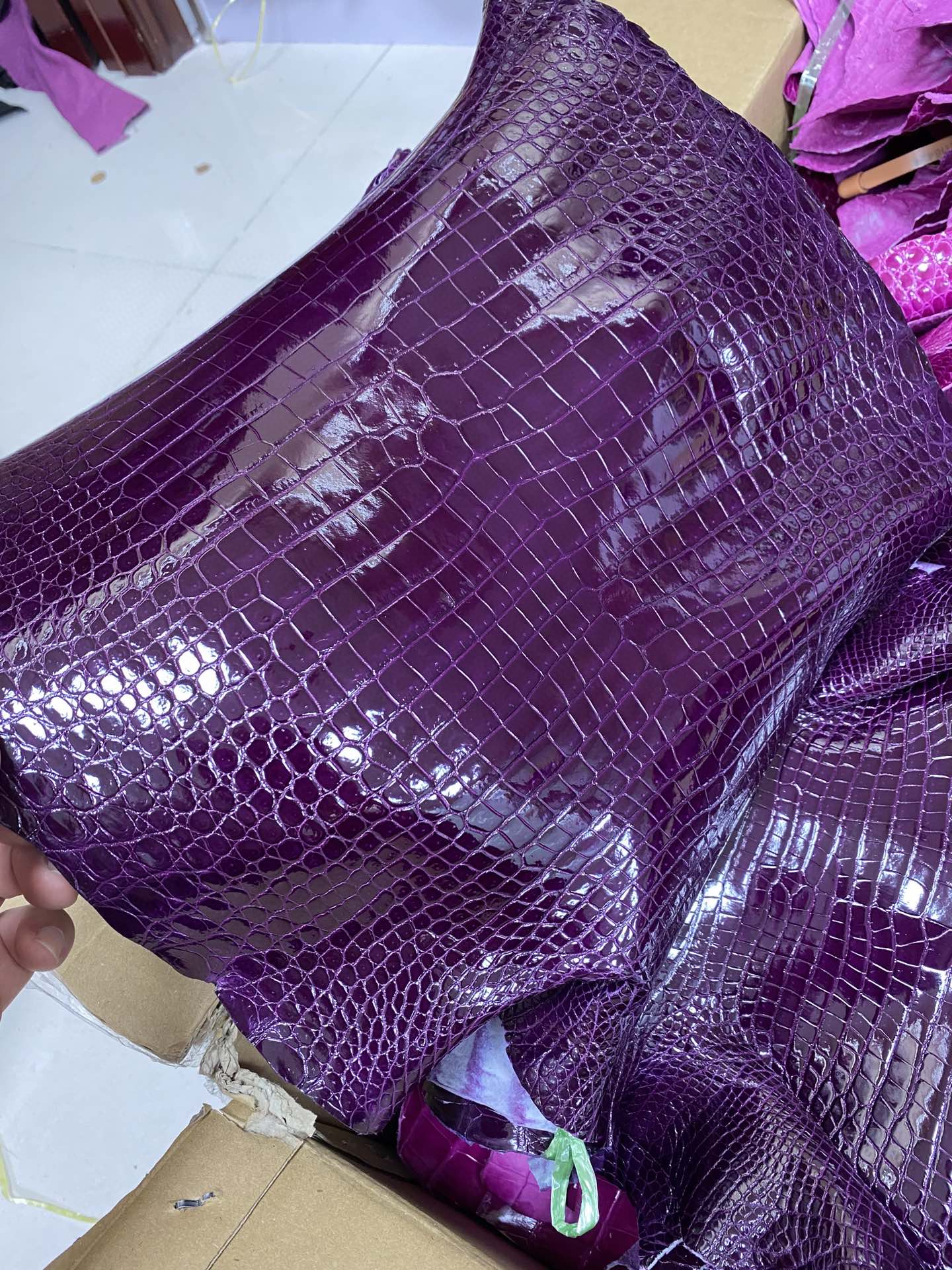 Hermès（爱马仕）新皮 Porosus shiny 亮面澳洲湾鳄 9G 紫水晶
