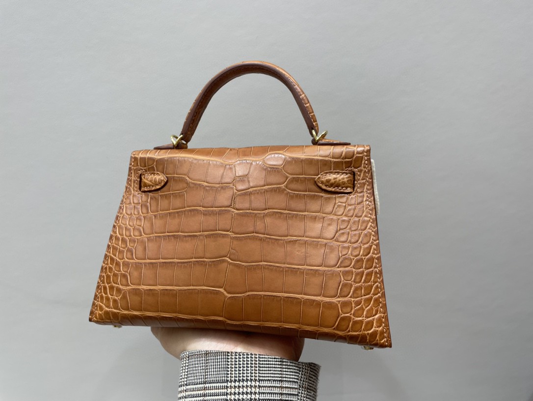 Hermès（爱马仕）Mini kelly ll Alligator matt 雾面鳄鱼 马鞍棕 金扣 顶级手缝 现货