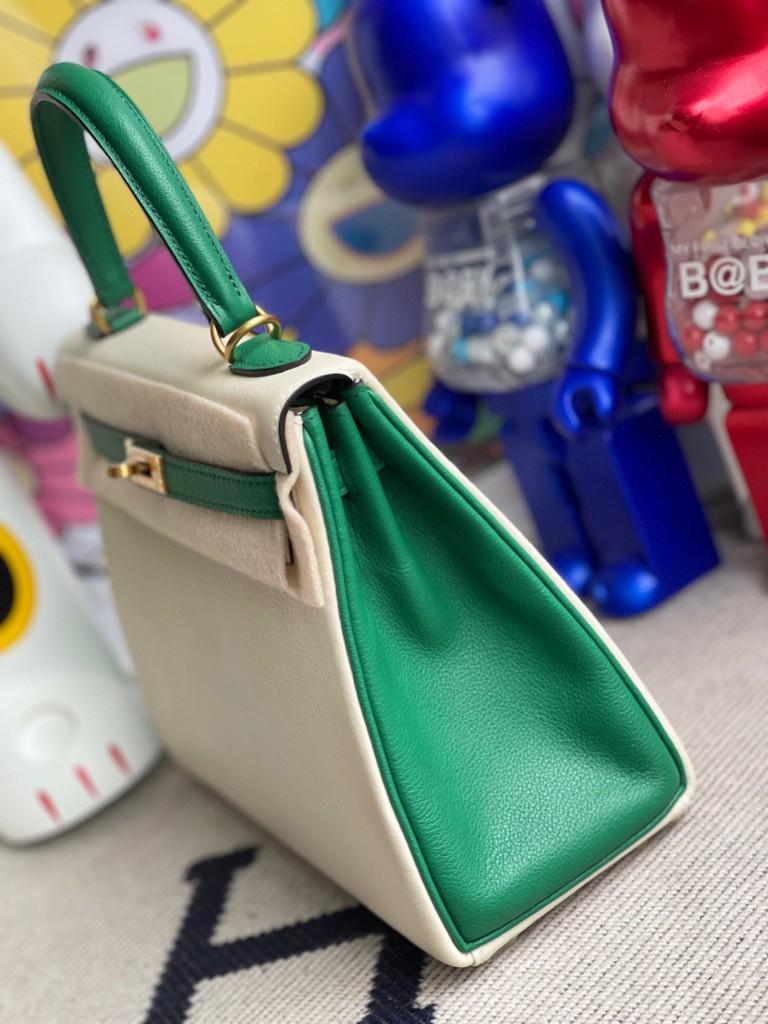 Hermès（爱马仕）Kelly 凯莉包 Evecolor ck10 奶昔白 拼丝绒绿 磨砂金扣 马蹄印 25cm 顶级手缝