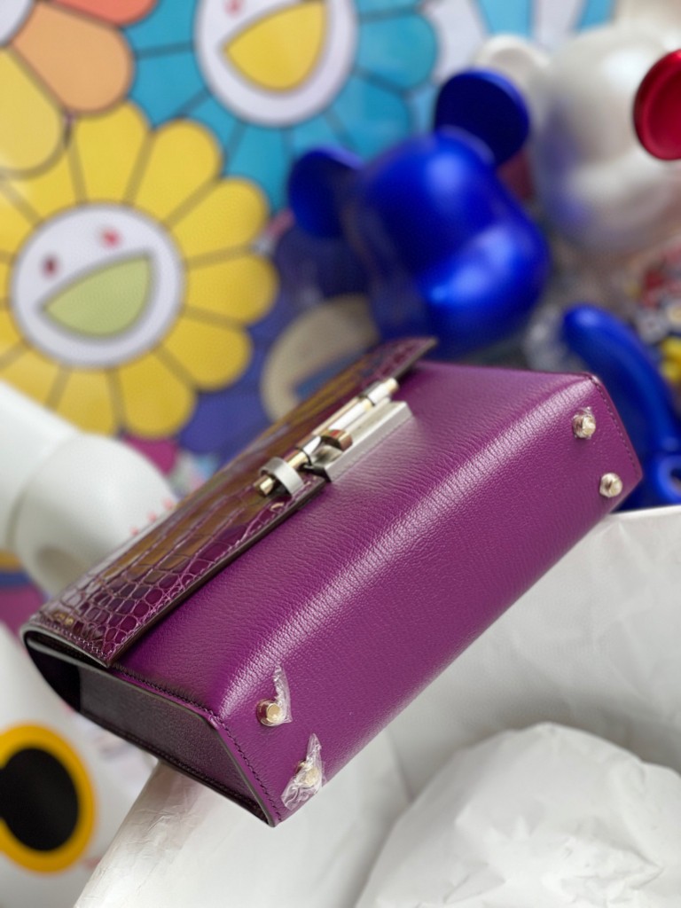 Hermès（爱马仕）Verrou 插销包 Chevre 海葵紫 拼 加仑紫 亮面鳄鱼 双拼扣 17cm