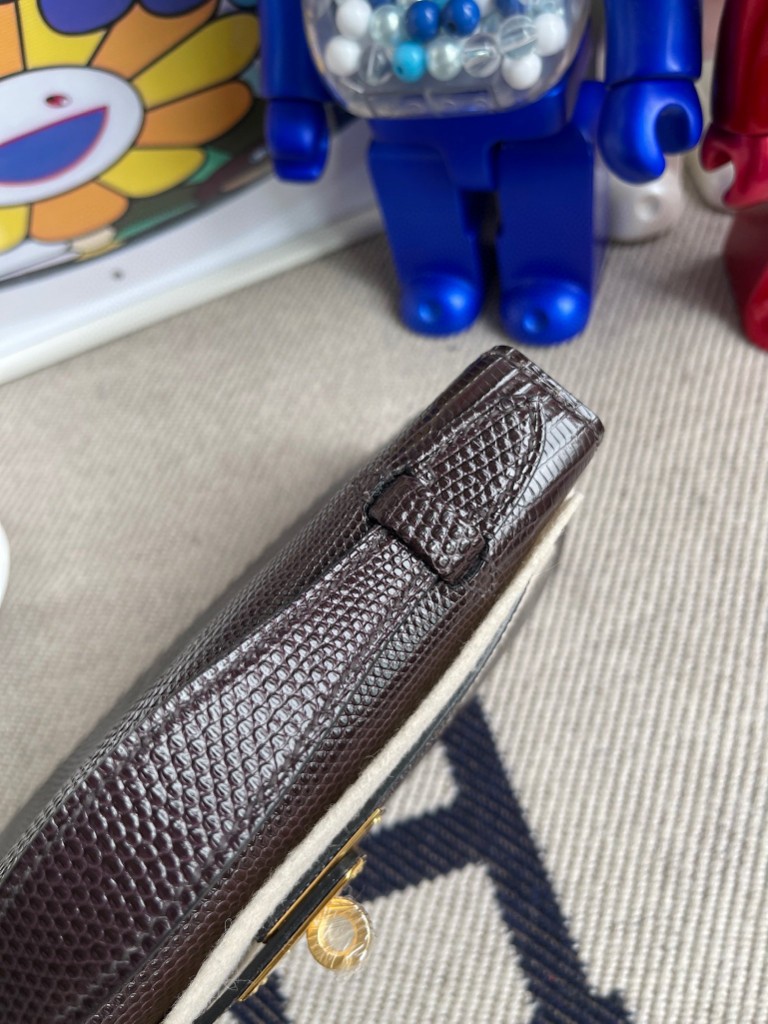 Hermès（爱马仕）kelly pochette Lizard 进口亮面蜥蜴 巧克力色 金扣 22cm 手拿包 晚宴包