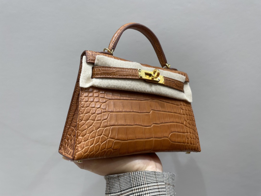 Hermès（爱马仕）Mini kelly ll Alligator matt 雾面鳄鱼 马鞍棕 金扣 顶级手缝 现货