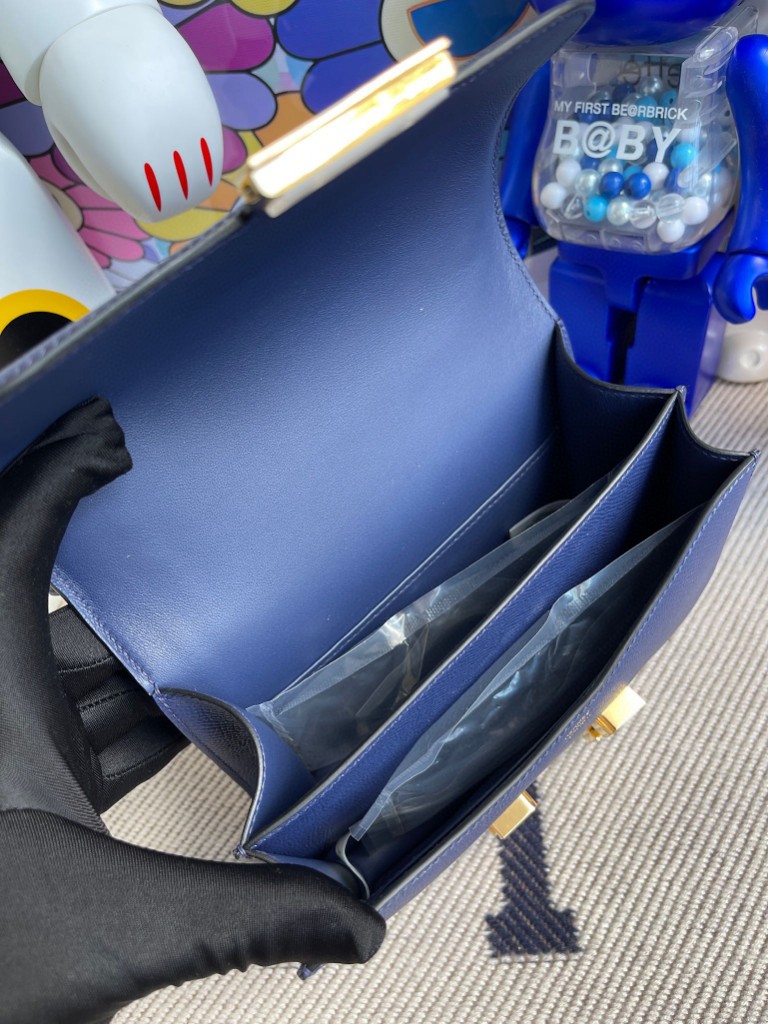 Hermès(爱马仕)Constance 空姐包 Epsom 原厂掌纹皮 宝石蓝 Blue saphir 金扣 18cm 顶级手缝-拉尔森鳄鱼皮具定制 - 爱马仕包包官网 Hermès(爱马仕)Constance 空姐包 Epsom 原厂掌纹皮 宝石蓝 Blue saphir 金扣 18cm 顶级手缝