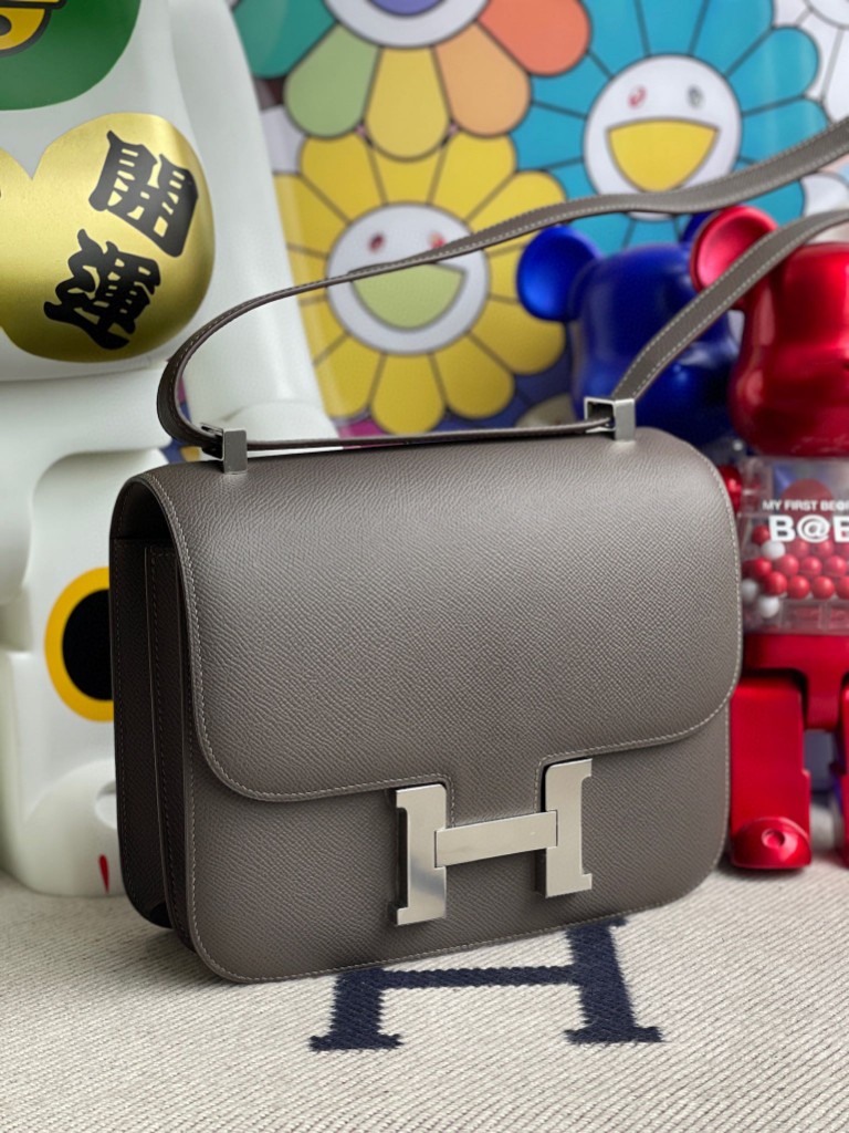 Hermès（爱马仕）Constance 空姐包 Epsom 原厂掌纹皮 8F 锡器灰 Etain 银扣 24cm