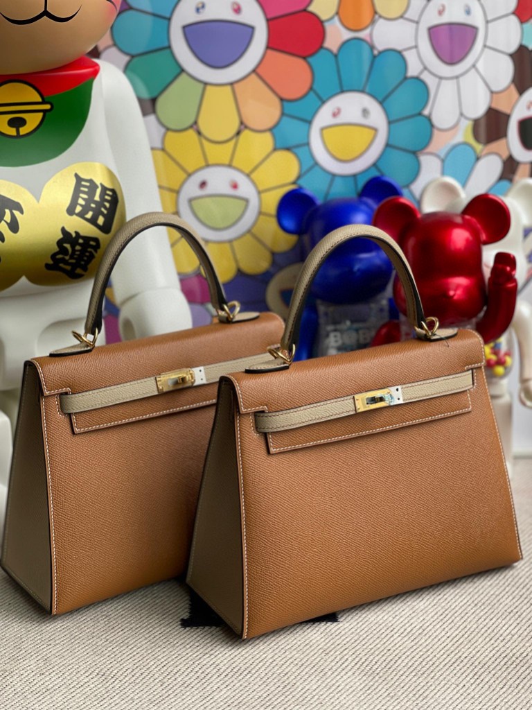 Hermès（爱马仕）Kelly 凯莉包 Epsom 原厂掌纹皮 ck37 金棕色 拼 S2 风衣灰 金扣 25cm 马蹄印 顶级手缝