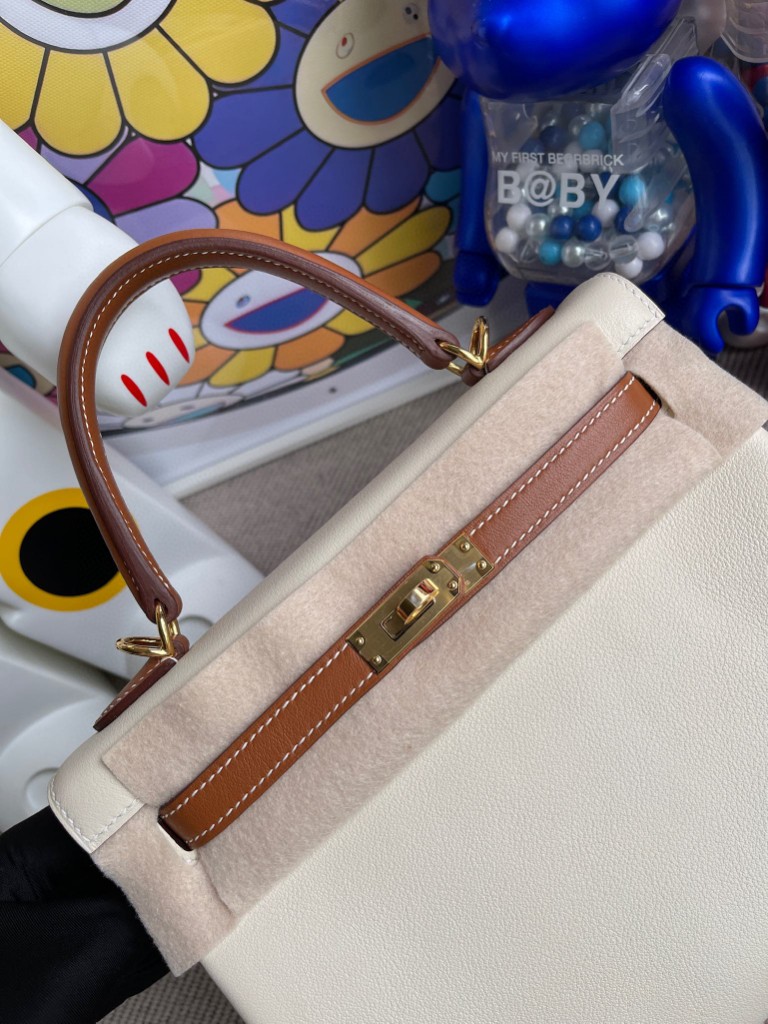 Hermès（爱马仕）Kelly 凯莉包 Swift ck10 奶昔白 拼 金棕色 25cm 金扣 马蹄印 顶级手缝