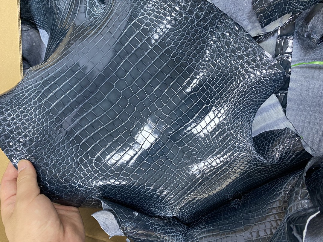 Hermès（爱马仕）新皮 Porosus shiny 亮面澳洲湾鳄 N7 风暴蓝